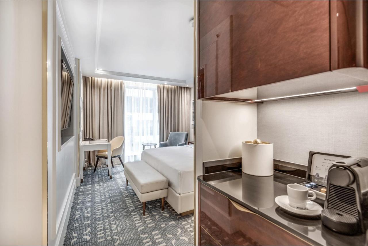 וונקובר Azur Legacy Collection Hotel מראה חיצוני תמונה