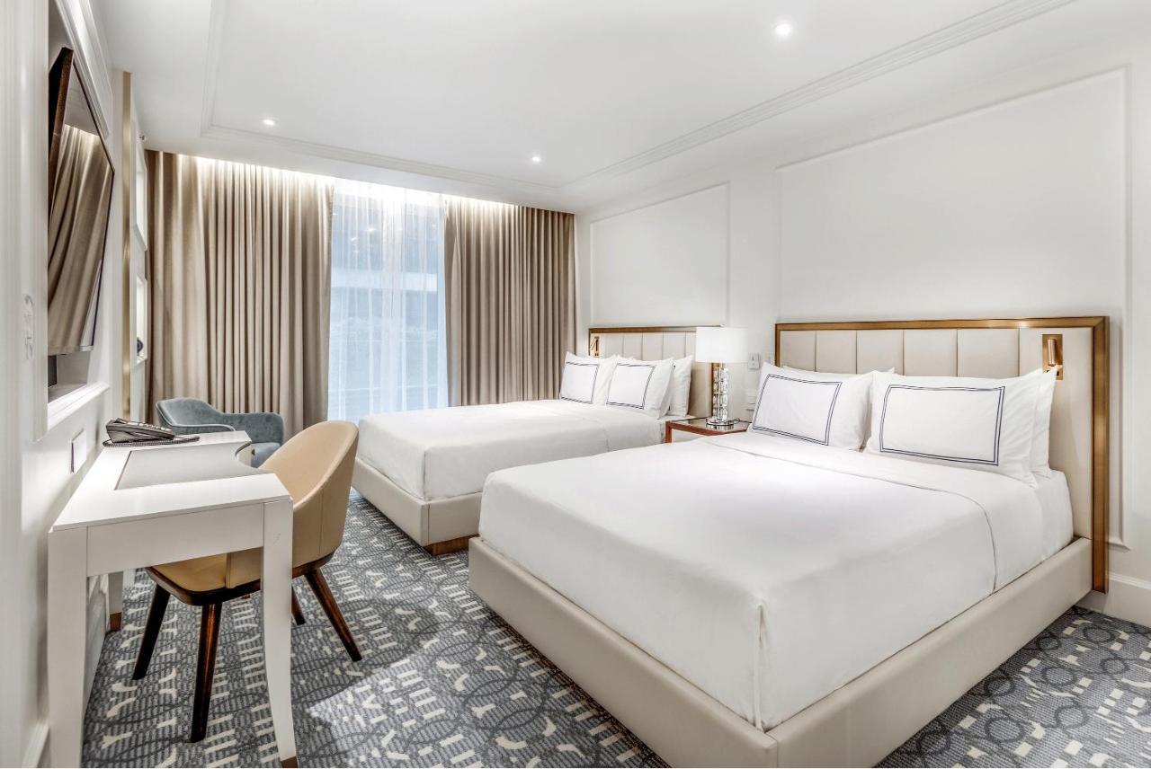 וונקובר Azur Legacy Collection Hotel מראה חיצוני תמונה