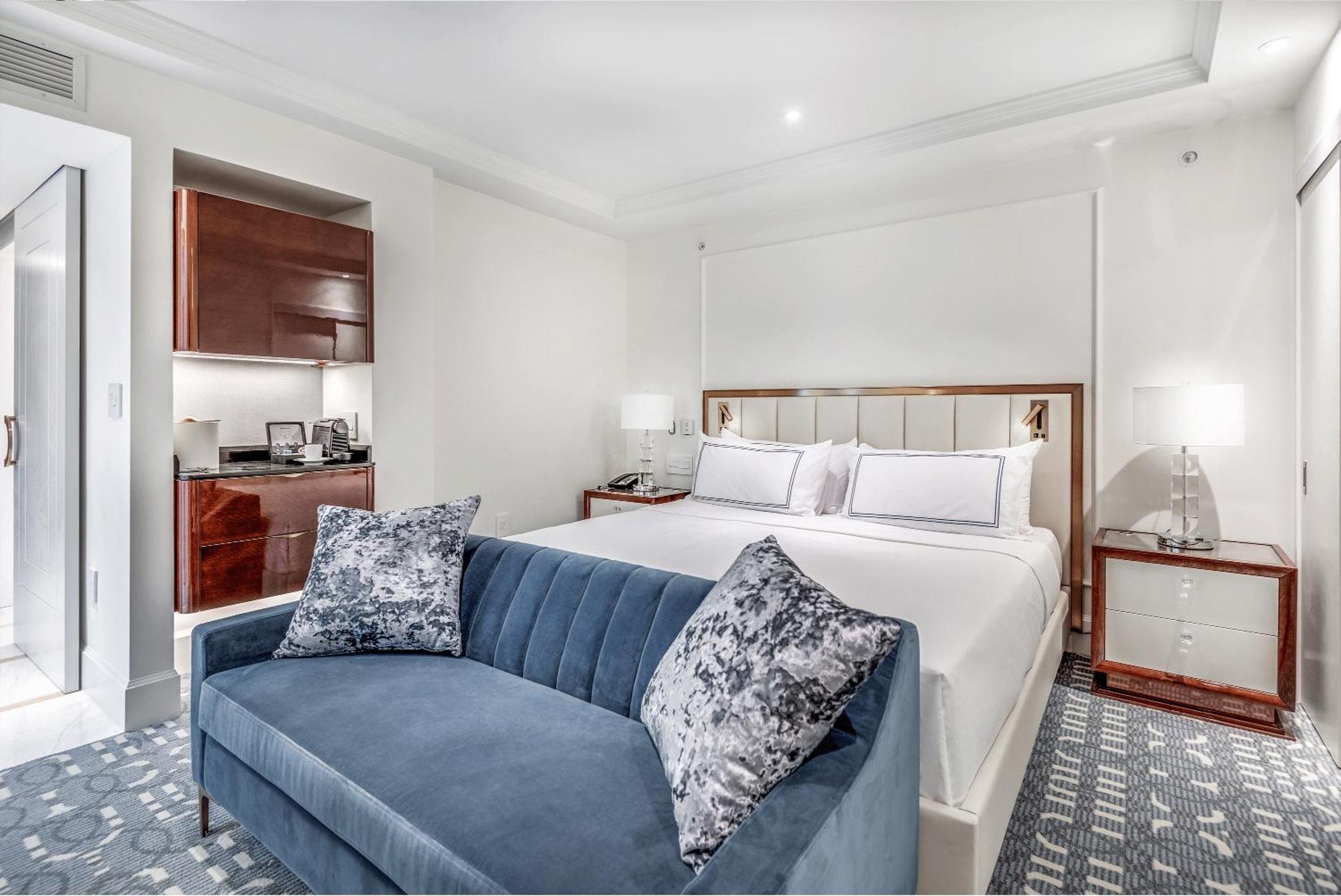 וונקובר Azur Legacy Collection Hotel מראה חיצוני תמונה