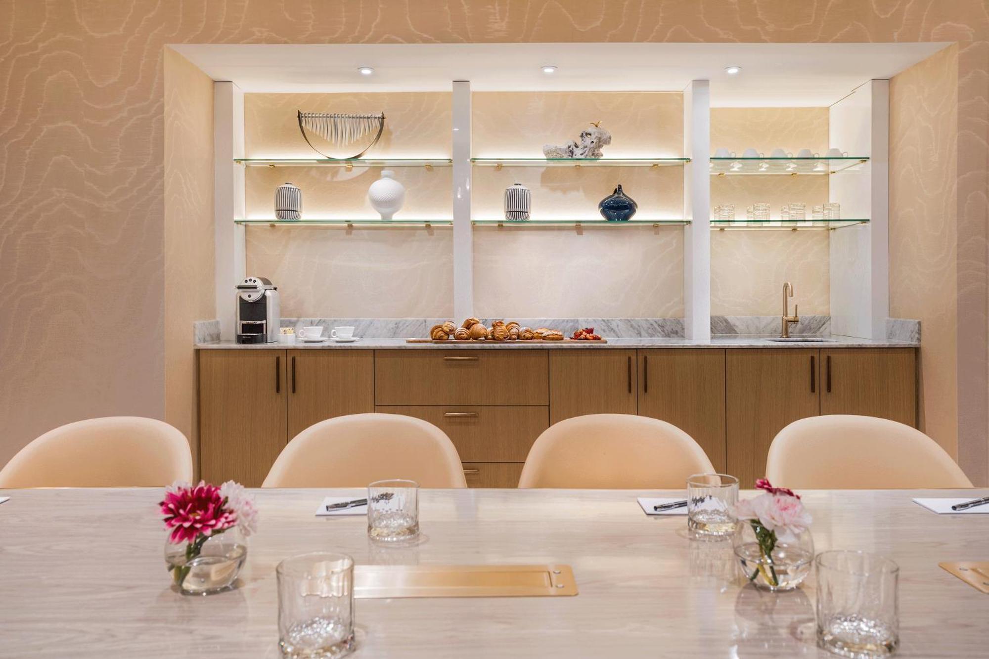וונקובר Azur Legacy Collection Hotel מראה חיצוני תמונה