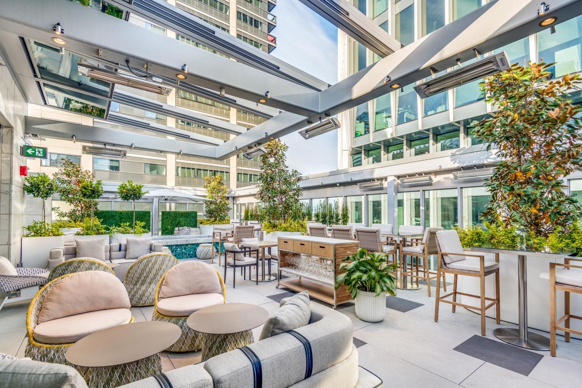 וונקובר Azur Legacy Collection Hotel מראה חיצוני תמונה