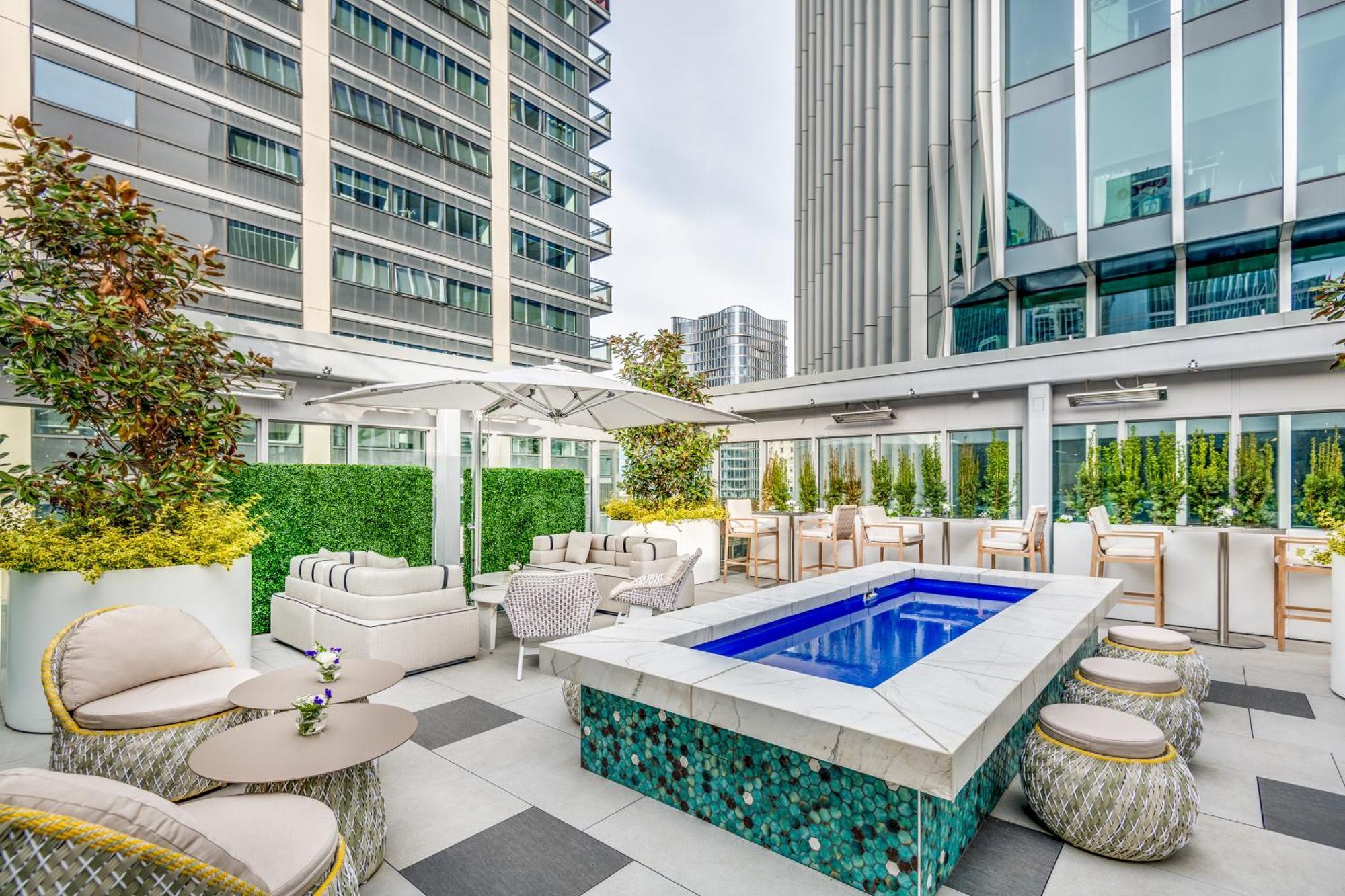 וונקובר Azur Legacy Collection Hotel מראה חיצוני תמונה